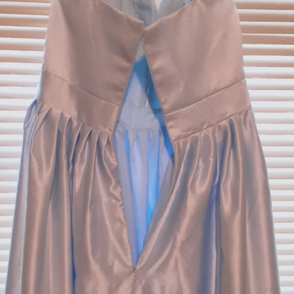 Formal dress - Picture 9 of 11